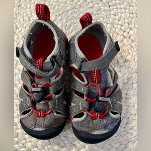 Keen Kids Shoes in Gray and Red